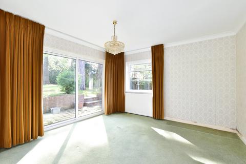 4 bedroom detached house for sale, South Cottage Gardens, Chorleywood, Rickmansworth, Hertfordshire, WD3 5EH