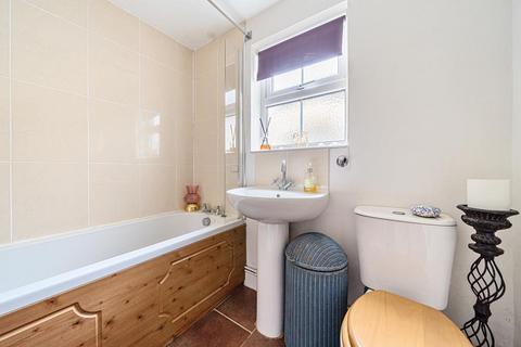 2 bedroom cottage for sale, Aylesbury,  Buckinghamshire,  HP22