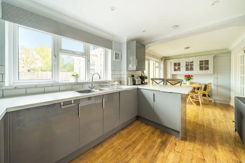 4 bedroom detached house for sale, Barnfield, Cranleigh, GU6