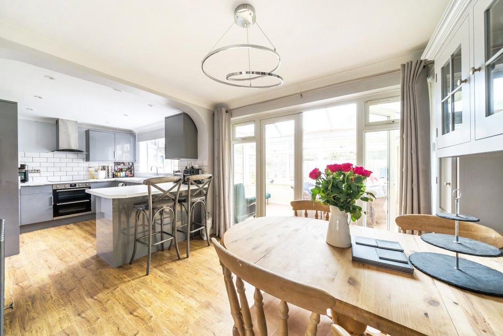 Dining/Kitchen