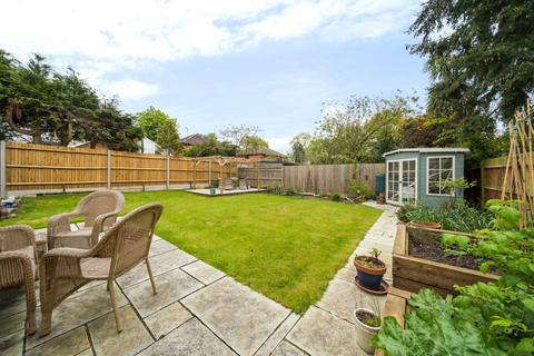 4 Barnfield, Cranleigh, GU6 7BN