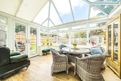 4 Barnfield, Cranleigh, GU6 7BN