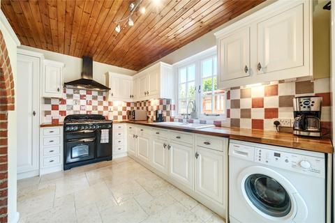 Redlands Hill Road, Hindhead, GU26 6QN