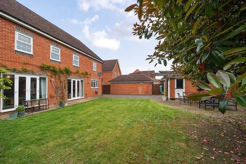 5 bedroom detached house for sale, Creswell, Hook RG27