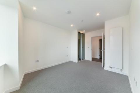 1 bedroom apartment to rent, Skyline Apartments, Three Waters, London, E14