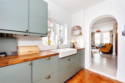 96 Thackeray Avenue, London, N17 9EA