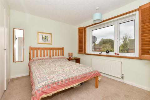 3 bedroom semi-detached house for sale, The Pasture, Kennington, Ashford, Kent