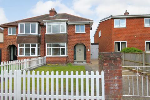 3 bedroom semi-detached house for sale, Grosvenor Avenue, Kidderminster, DY10