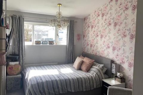 2 bedroom terraced house to rent, 127 Westmorland Rise, Perterlee