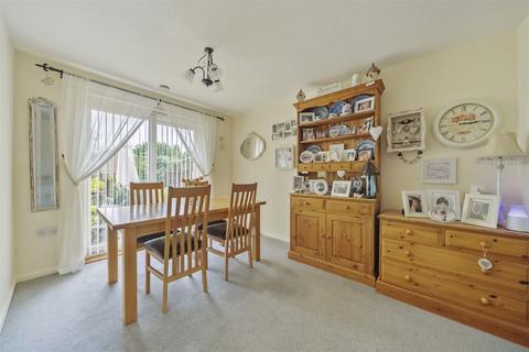 28 Cedars Farm Close, Billingshurst, RH14 9NH