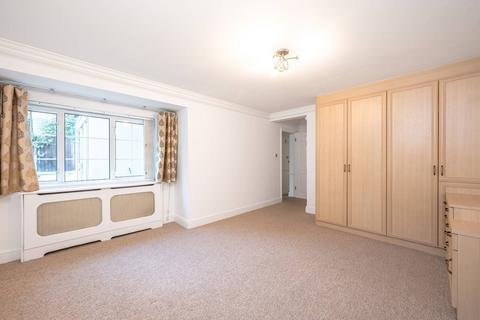 3 bedroom flat to rent, Platts Lane, Hampstead, London, NW3