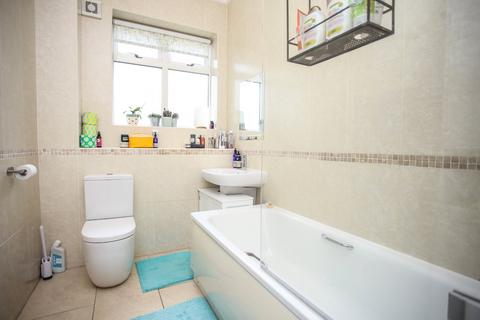 2 bedroom flat for sale, Wilmslow Road, Didsbury, Manchester, M20