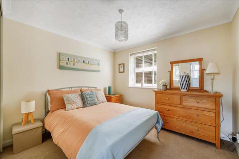 1 bedroom flat for sale, Manor Vale, Brentford, TW8