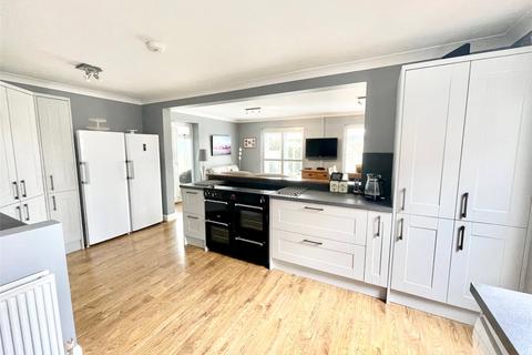 3 bedroom detached house for sale, Friston Avenue, West Hampden Park, Eastbourne, East Sussex, BN22