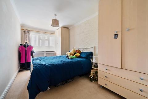 4 bedroom end of terrace house for sale, Purley on Thames,  Berkshire,  RG8