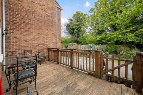 17 Lister Close, Purley On Thames, Reading, RG8 8DB