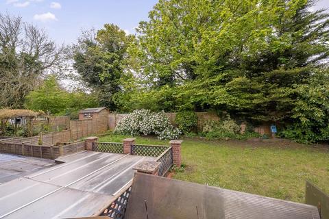 17 Lister Close, Purley On Thames, Reading, RG8 8DB
