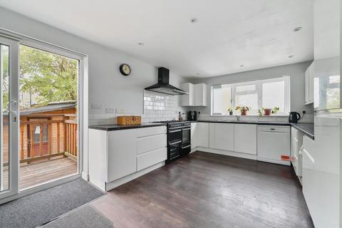 17 Lister Close, Purley On Thames, Reading, RG8 8DB