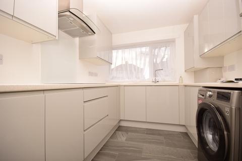 1 bedroom flat to rent, Upminster Road, Hornchurch, RM11