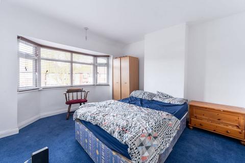 4 bedroom flat to rent, Monks Park, Wembley, HA9