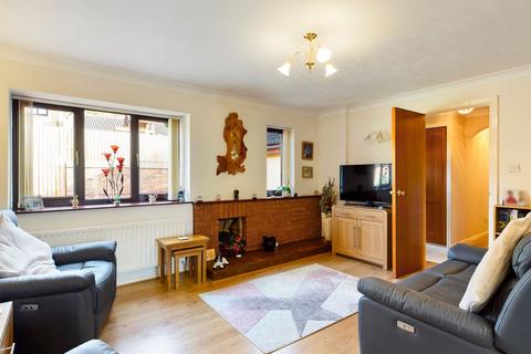 5 Whaddon Close, Northampton, NN4 9XS