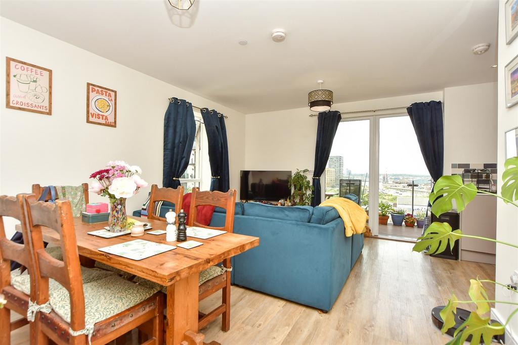 Lounge/ Dining Area