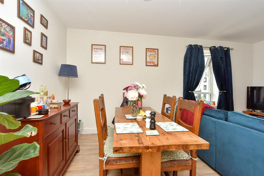 Lounge/ Dining Area