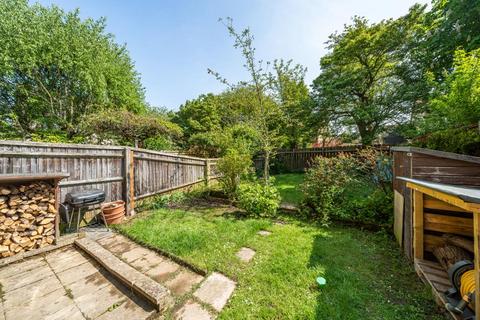 220 Manor Road, Witney, OX28 3ST
