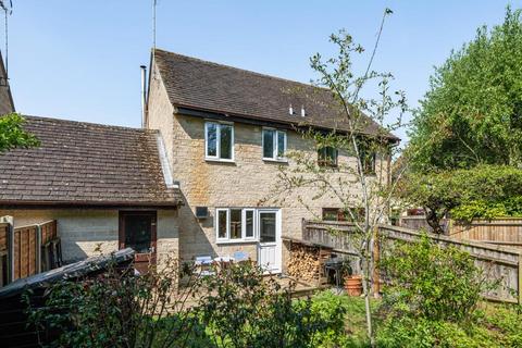 220 Manor Road, Witney, OX28 3ST