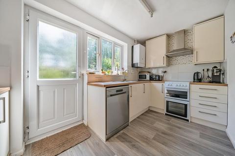220 Manor Road, Witney, OX28 3ST