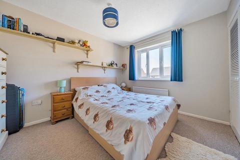 220 Manor Road, Witney, OX28 3ST