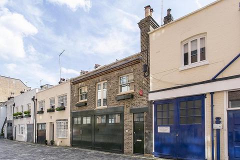 3 bedroom terraced house to rent, Dunstable Mews, Marylebone, London, W1G