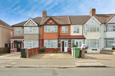 3 bedroom terraced house for sale, Meadowbank Road, London NW9