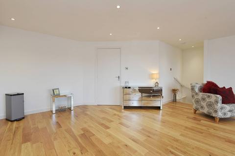 15/2 Baird Road, Ratho, Newbridge, EH28 8RU