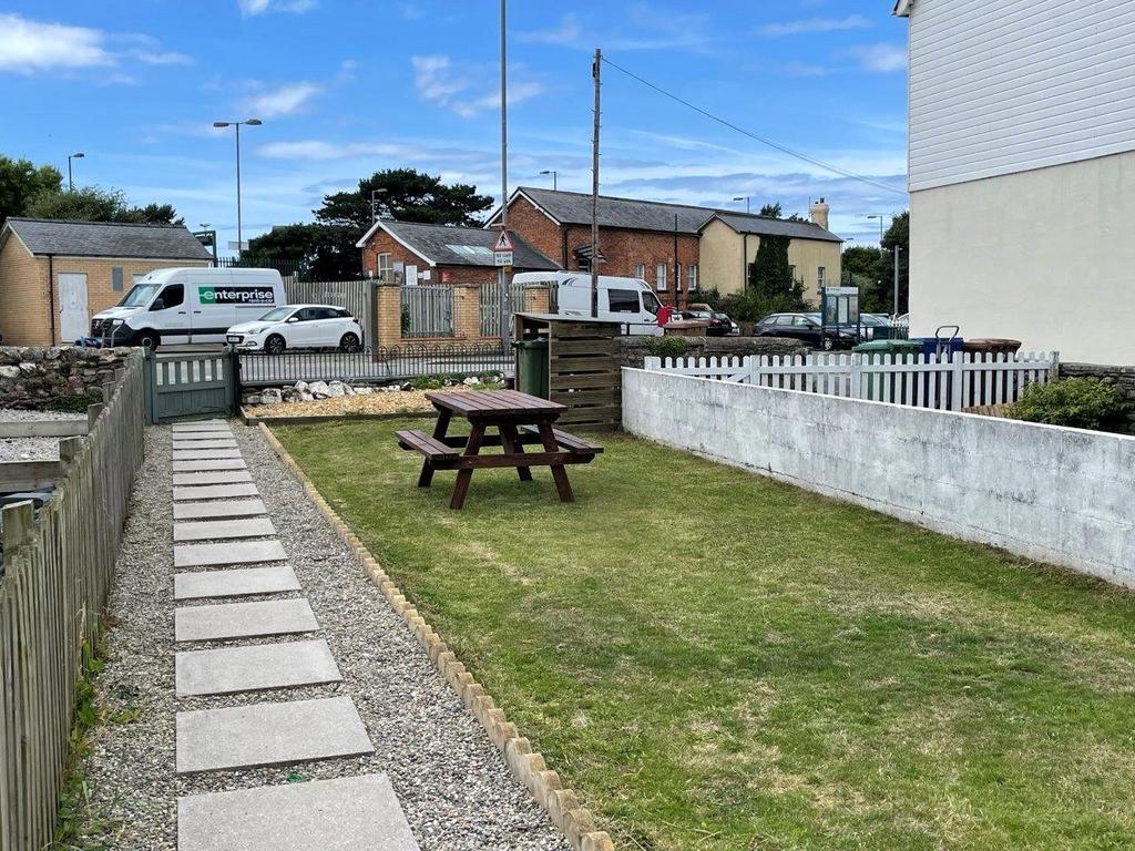 Station Road, Tywyn, Gwynedd, LL36 5 bed terraced house for sale £235,000