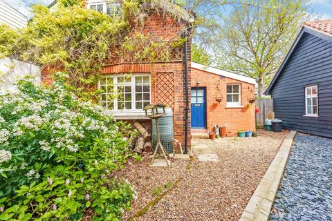 3 bedroom semi-detached house for sale, St Johns Green, Colchester CO2
