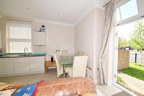 1 bedroom apartment for sale, Queens Road, Teddington TW11