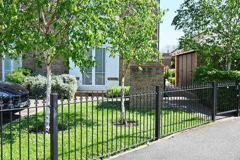 1 bedroom apartment for sale, Queens Road, Teddington TW11