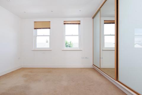2 bedroom apartment to rent, Graham Road Wimbledon SW19