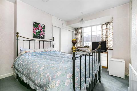 2 bedroom end of terrace house for sale, Warwick Avenue, Egham, Surrey, TW20