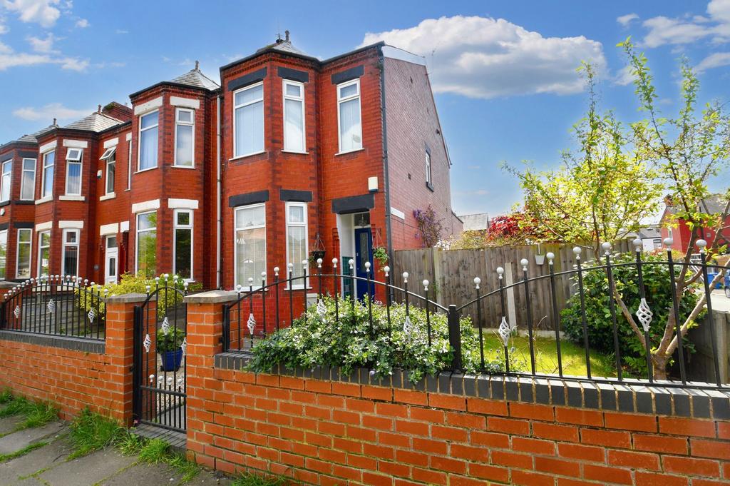 Light Oaks Road, Salford, M6 2 bed end of terrace house for sale £240,000