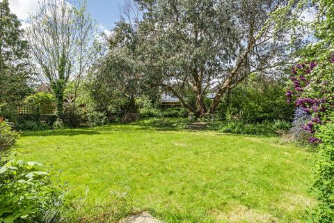 21 Trevor Close, Bromley, BR2 7NS
