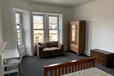 4 bedroom flat to rent, 70, South Clerk Street, Edinburgh, EH8 9PT