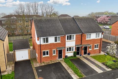 3 bedroom semi-detached house for sale, Vallum Place, Throckley, Newcastle upon Tyne, Tyne and Wear, NE15 9LW