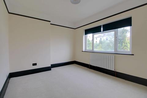 2 bedroom flat to rent, Flat, 3 18 York Villas, Brighton BN1 3TS