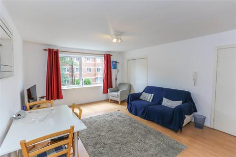 2 bedroom flat to rent, Parsonage Court, Heaton Moor Road, Heaton Moor, Stockport, SK4