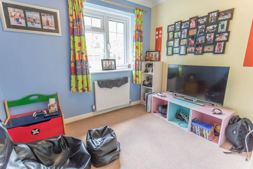 Bedroom 4 with cupboard