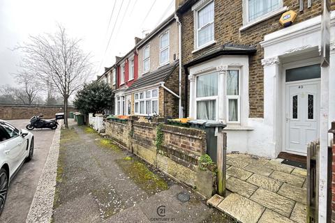 3 bedroom terraced house for sale, Heyworth Road London E15 1ST