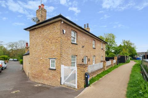 3 bedroom detached house for sale, Culvert Lane, Uxbridge, Middlesex