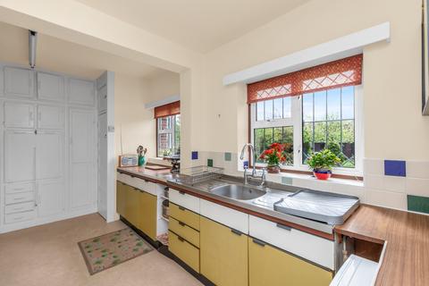 15 Culverhay, Ashtead, KT21 1PP